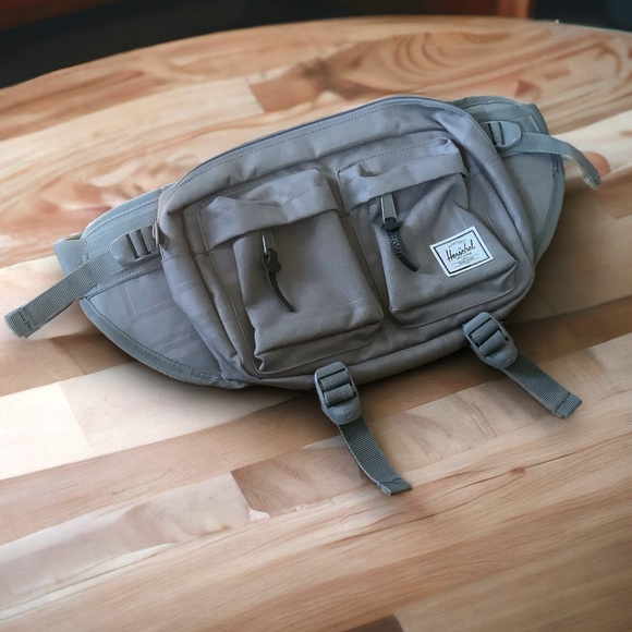 Herschel Unisex Crossbody Sling Bag - Picture 2 of 6